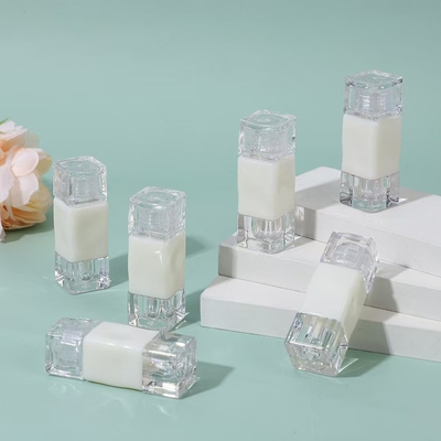 Kim cương trắng 2.6ml ống sơn môi với bàn chải, màu sắc có thể được tùy chỉnh
