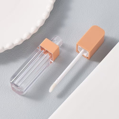 4ml ống kính môi nhựa với đầu vuông là dễ dàng để mang theo