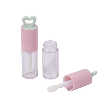 Màu tùy chỉnh 7ml Hỗn trái tim ống kính môi bằng nhựa cho bao bì kem môi portable