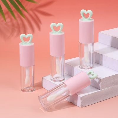 Màu tùy chỉnh 7ml Hỗn trái tim ống kính môi bằng nhựa cho bao bì kem môi portable