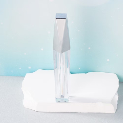 4.5ml Khẩu kính môi màu tùy chỉnh với ứng dụng viên đũa quạt không đều hình dạng
