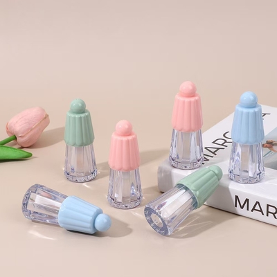 Cosmetic Type Lip Gloss 4.5ml ống nhựa với vỏ hình ô trong nhiều màu sắc khác nhau
