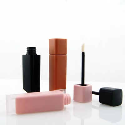 Chuỗi sơn môi 5ml tùy chỉnh với bao bì màu Matt trống
