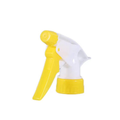 Máy xịt kích hoạt bằng tay hạng nặng với đầu vòi có thể điều chỉnh và tay nắm ergonomic để làm sạch chuyên nghiệp